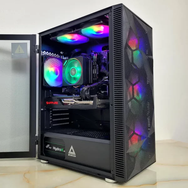 ASRock 5600X RX5700XT 16GB 512GB 750W Kombinácia rýchlosti, výkonu a herného ducha robí z tejto zostavy spoľahlivého víťaza každého duelu.