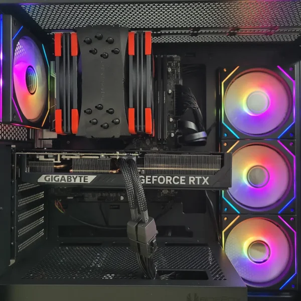 ASRock B850 7700X RTX5070 64GB 1TB 750W Ultimátny stroj pre hranie a tvorbu, ktorý s vami udrží krok aj s tými najnáročnejšími projektmi a hrami.