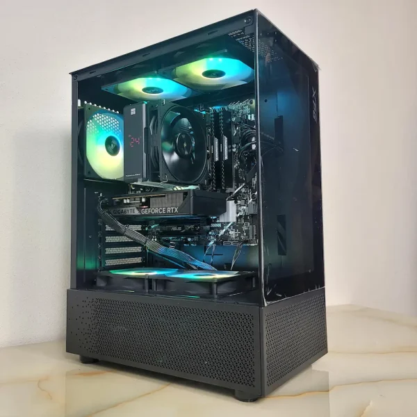 ASUS 12400F RTX5060 16GB 512GB 750W Nehrá sa na elitu, ale svoj výkon ti dokáže naplno predviesť v každej hre.