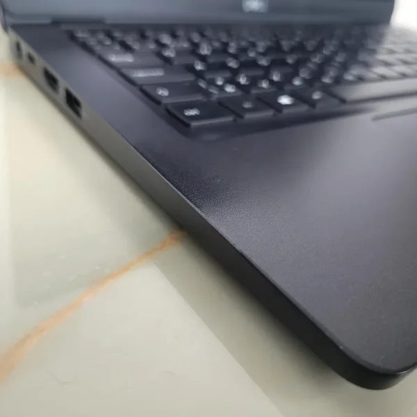 Dell 5300 i5-8365U 32GB 512GB Win11 Maximálny výkon v minimálnom tele – ideálny notebook pre každodennú prácu aj v pohybe.