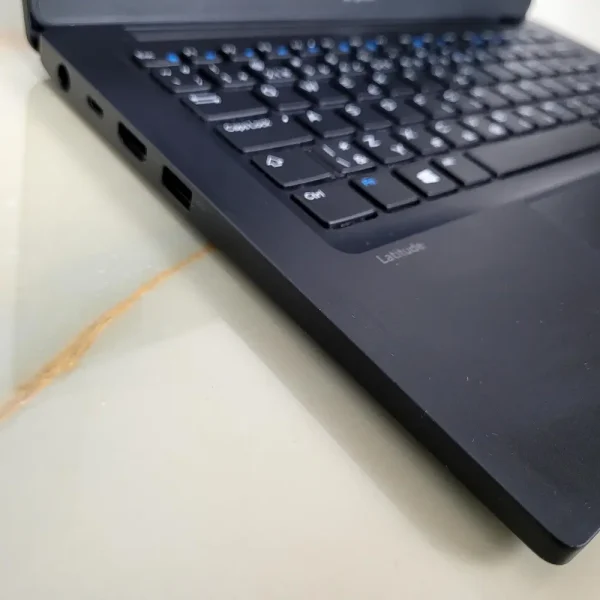 Dell 7280 i5-6200U 16GB 512GB NVMe BT Výkonný, spoľahlivý a pripravený na prácu - ideálny parťák na každý deň.