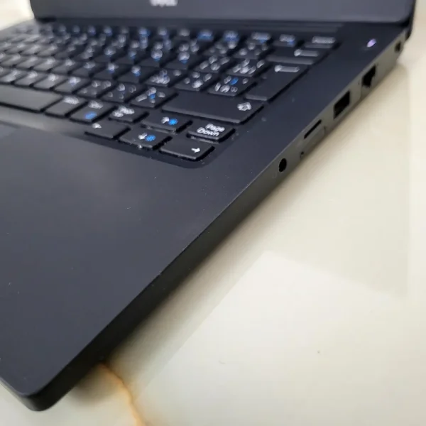 Dell 7280 i5-6200U 16GB 512GB NVMe BT Výkonný, spoľahlivý a pripravený na prácu - ideálny parťák na každý deň.