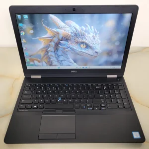 Dell E5570 i5-6200U 16GB 256GB Win11 Štýlový Dell 15.6" LED notebook, ktorý spoľahlivo zvládne prácu aj zábavu.