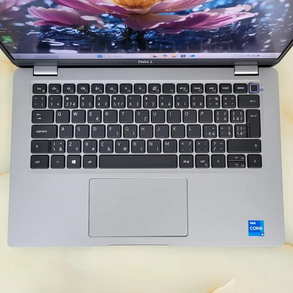 Dell Latitude 5420 i5-1135G7 32GB 512GB NVMe Dell Latitude 5420 je elegantný a výkonný notebook, ktorý vám spríjemní prácu aj voľný čas kdekoľvek.