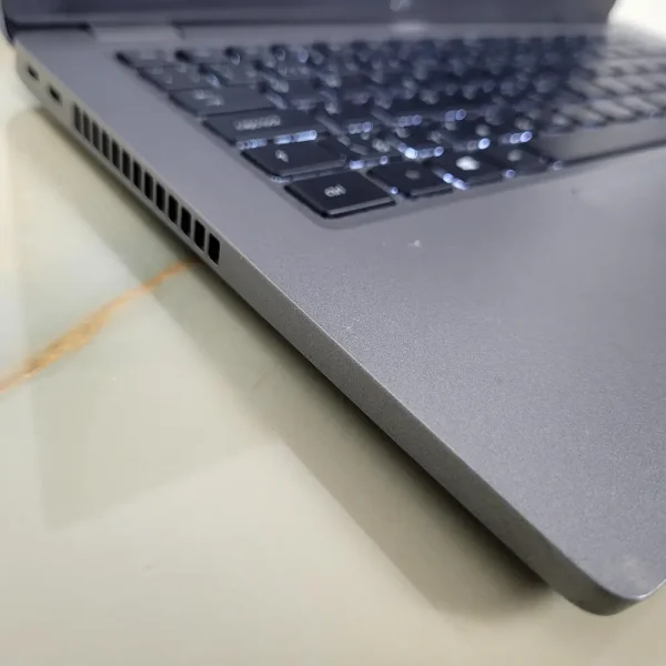 Dell Latitude 5420 i5-1135G7 32GB 512GB NVMe Dell Latitude 5420 je elegantný a výkonný notebook, ktorý vám spríjemní prácu aj voľný čas kdekoľvek.