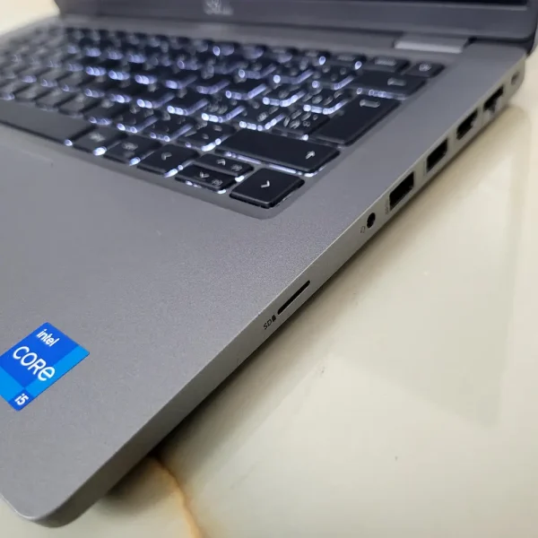Dell Latitude 5420 i5-1135G7 32GB 512GB NVMe Dell Latitude 5420 je elegantný a výkonný notebook, ktorý vám spríjemní prácu aj voľný čas kdekoľvek.