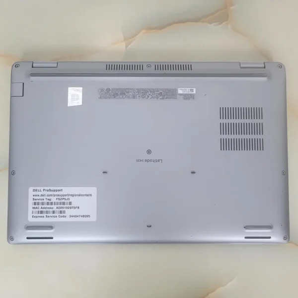 Dell Latitude 5420 i5-1135G7 32GB 512GB NVMe Dell Latitude 5420 je elegantný a výkonný notebook, ktorý vám spríjemní prácu aj voľný čas kdekoľvek.