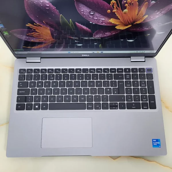 Dell Latitude 5520 i5-1145G7 32GB 256GB NVMe Výborný pomer ceny a výkonu. Dostanete viac za menej.