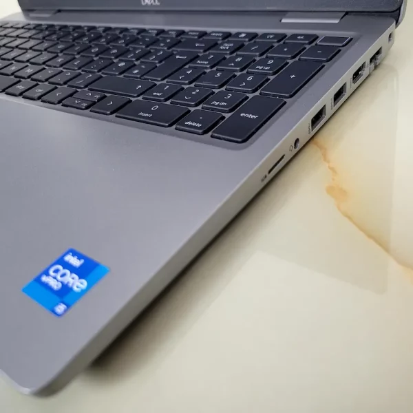 Dell Latitude 5520 i5-1145G7 32GB 256GB NVMe Výborný pomer ceny a výkonu. Dostanete viac za menej.