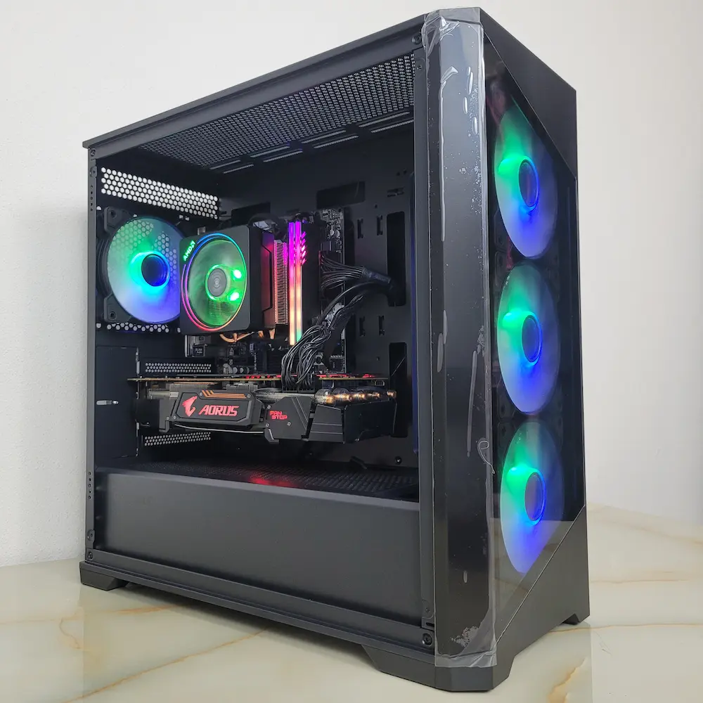 Gaming PC B450 3600 GTX1080Ti 16GB 512GB 650W Overený herný výkon, ktorý vás prenesie do detailných 1440p svetov bez zbytočného čakania.