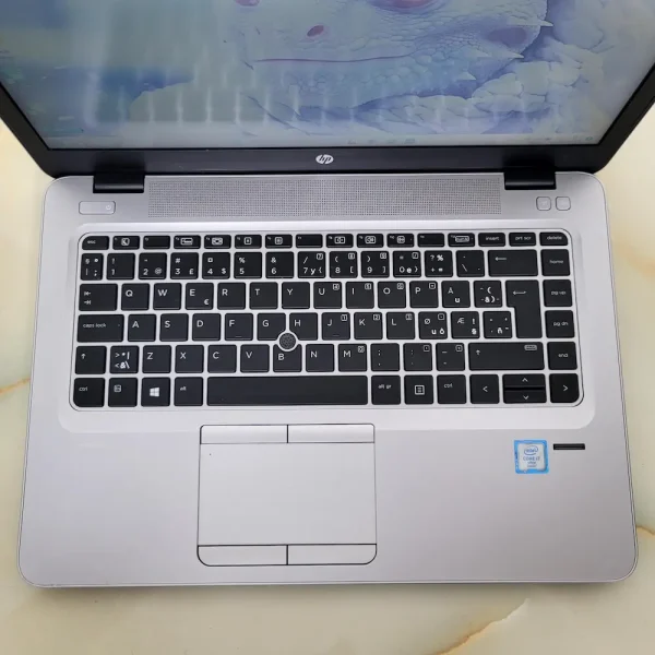 HP EliteBook 840 G3 i7-6600U 16GB 256GB Spoľahlivý pracovný spoločník, ktorý povedie vašu produktivitu na novú úroveň v elegantnom prevedení.