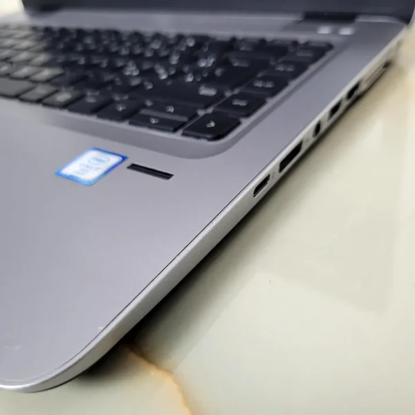 HP EliteBook 840 G3 i7-6600U 16GB 256GB Spoľahlivý pracovný spoločník, ktorý povedie vašu produktivitu na novú úroveň v elegantnom prevedení.