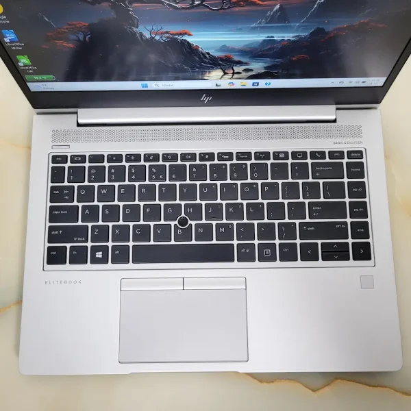 HP EliteBook 840 G5 i7-8650U 32GB 512GB, Spoľahlivý a výkonný notebook pre prácu a každodenné použitie