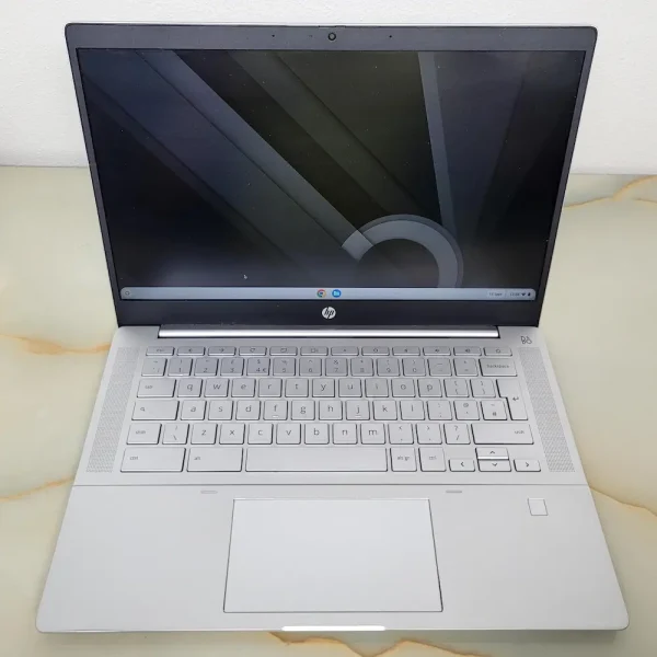 HP Pro c640 ChromeBook i5-10310U 8GB 64GB eMMC HP Pro c640 Chromebook je moderný spoločník, ktorý vám spríjemní prácu aj voľný čas svojou rýchlosťou, jednoduchosťou a spoľahlivosťou.
