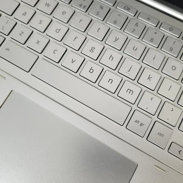 HP Pro c640 ChromeBook i5-10310U 8GB 64GB eMMC HP Pro c640 Chromebook je moderný spoločník, ktorý vám spríjemní prácu aj voľný čas svojou rýchlosťou, jednoduchosťou a spoľahlivosťou.