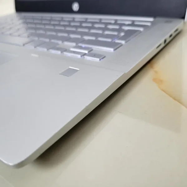HP Pro c640 ChromeBook i5-10310U 8GB 64GB eMMC HP Pro c640 Chromebook je moderný spoločník, ktorý vám spríjemní prácu aj voľný čas svojou rýchlosťou, jednoduchosťou a spoľahlivosťou.