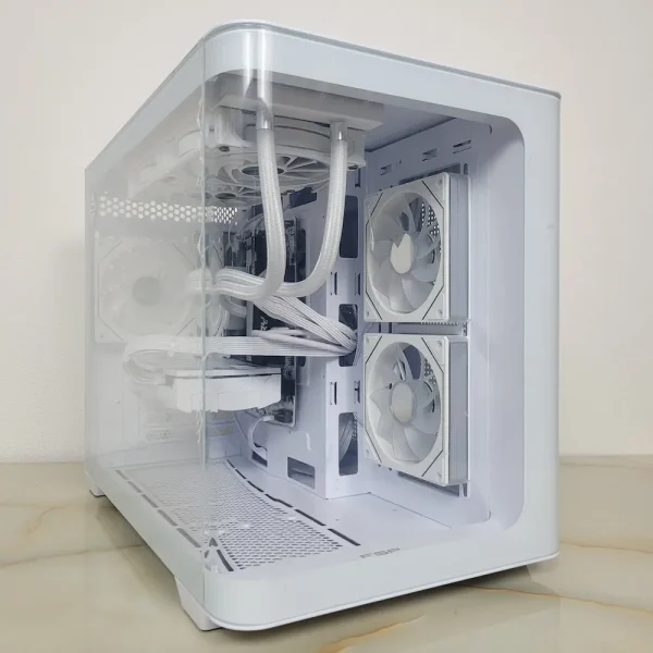 Herný PC ASRock 13600KF RTX5060 32GB 512GB 550W Herný PC, ktorý poskytuje stabilný základ pre roky zábavy.