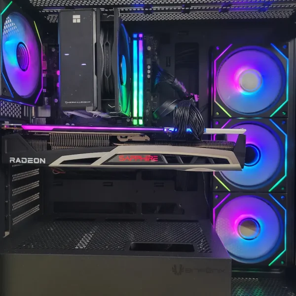 Herný PC ASRock 5800X RX6800 16GB 512B 750W Je to váš spoľahlivý portál do sveta nekompromisného výkonu, kde každá hra a projekt beží presne tak, ako má.