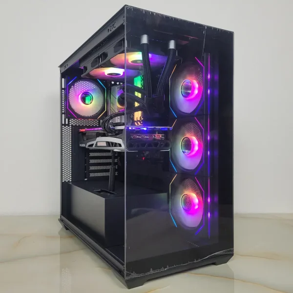 Herný PC ASRock 5900XT RX6800 16GB 512B 750W Nekompromisná mašina, ktorá premení aj tie najnáročnejšie tituly na plynulú jazdu v plných detailoch.