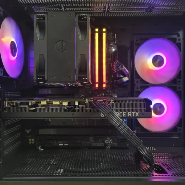 Herný PC TUF B760 13600KF RTX3080 32GB 1TB 750W Herný PC stvorený pre hráčov, ktorí hľadajú čistý výkon a efektivitu, nie len drahú nálepku.