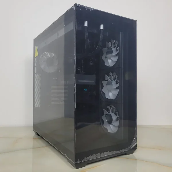 Herný počítač 13700KF RTX5060 32GB 512GB 850W Tento počítač predstavuje stabilný a výkonný základ pre každého, kto vyžaduje okamžitú odozvu a plynulý chod pri náročných úlohách aj voľnočasovej zábave.