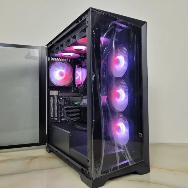 Herný počítač 14700 RTX5060Ti 32GB 1TB 850W Tento herný dravec v sebe ukrýva brutálnu silu pripravenú pokoriť akúkoľvek výzvu a premeniť vaše herné večery na plynulý zážitok bez jediného zaváhania.
