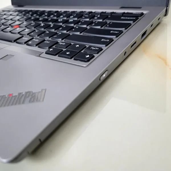 Lenovo L390 i5-8365U 16GB 256GB NVMe, Notebook pre prácu a každodenné úlohy, ideálny pre mobilných profesionálov