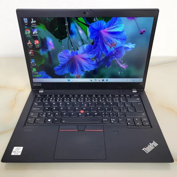 Lenovo T14 i7-10610U 32GB 512GB NVMe Robustný a štýlový pracovný spoločník, ktorý bez kompromisov zvládne náročné úlohy aj každodenné cestovanie.