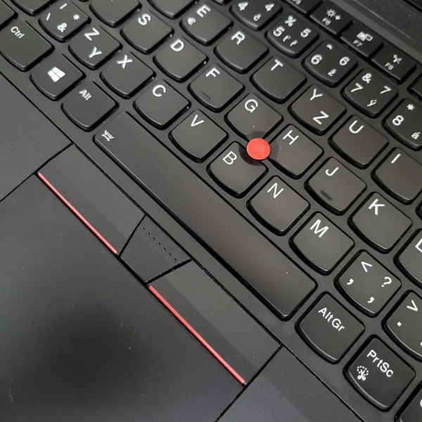 Lenovo T14 i7-10610U 32GB 512GB NVMe Robustný a štýlový pracovný spoločník, ktorý bez kompromisov zvládne náročné úlohy aj každodenné cestovanie.