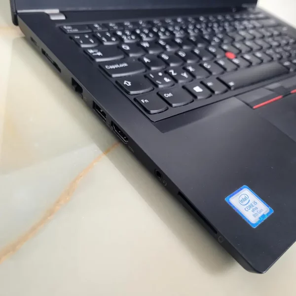 Lenovo T480s i5-8350U 16GB 512GB NVMe Kompaktné rozmery a nízka hmotnosť zaručujú pohodlné nosenie.