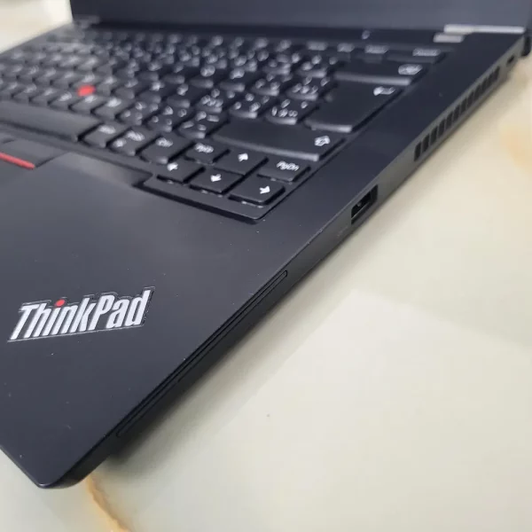 Lenovo T480s i5-8350U 16GB 512GB NVMe Kompaktné rozmery a nízka hmotnosť zaručujú pohodlné nosenie.