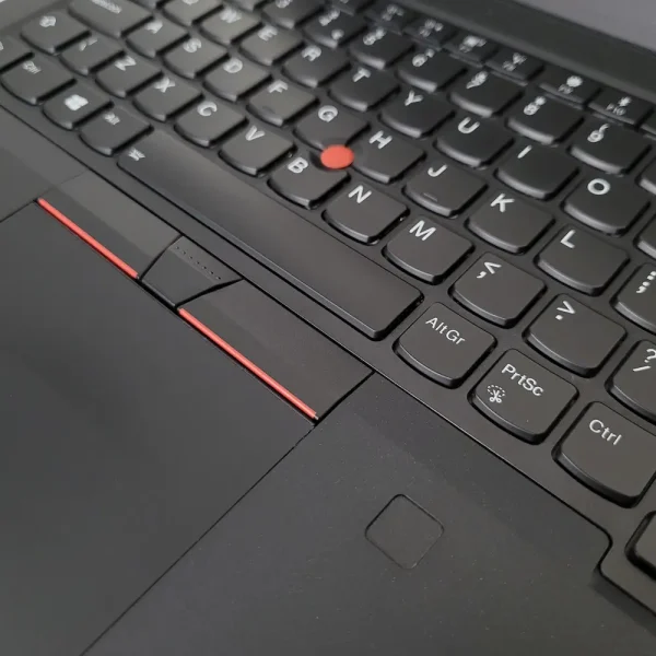 Lenovo T490 i5-8350U 16GB 512GB NVMe, Elegancia, výkon a odolnosť v kompaktnom a ľahkom prevedení.