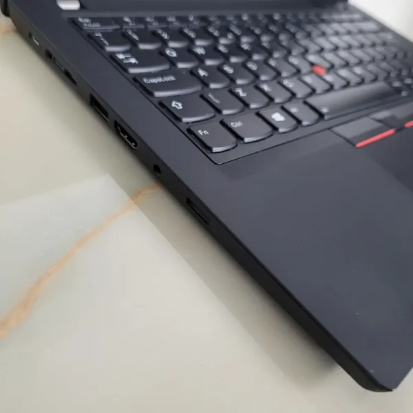 Lenovo T490 i5-8350U 16GB 512GB NVMe, Elegancia, výkon a odolnosť v kompaktnom a ľahkom prevedení.