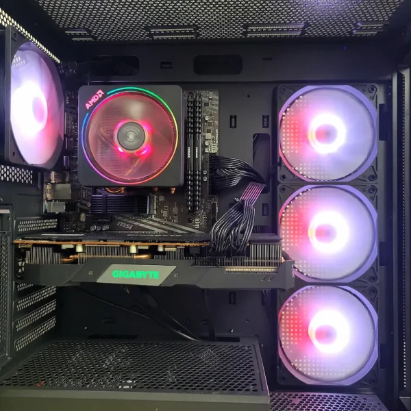 MSI Ryzen 3500X RX5700XT 16GB 512GB 600W Kvalita a plynulosť hier, ktorú si môže dovoliť každý hráč.