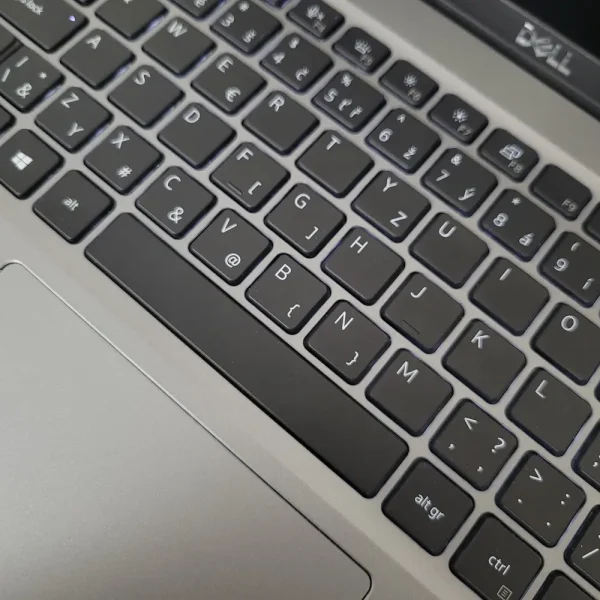 Notebook Dell Latitude 5420 i7-1185G7 32GB 512GB Notebook Dell Latitude 5420 ponúka dokonalú rovnováhu medzi výkonom a prenosnosťou pre váš aktívny pracovný a osobný život.