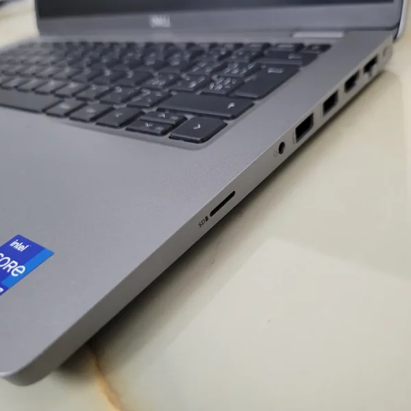 Notebook Dell Latitude 5420 i7-1185G7 32GB 512GB Notebook Dell Latitude 5420 ponúka dokonalú rovnováhu medzi výkonom a prenosnosťou pre váš aktívny pracovný a osobný život.